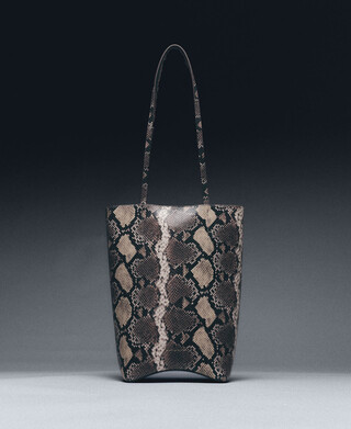 Ori&oacute;n snake-embossed vertical hobo bag