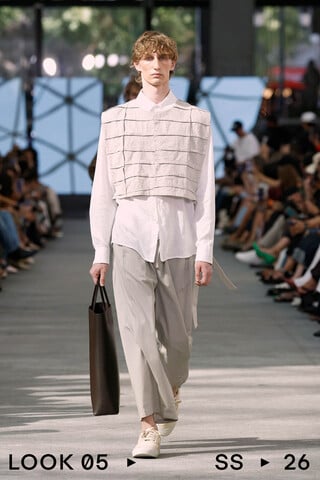 LOOK 05 LOOK 05