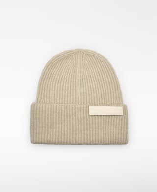 Gorro beanie de malha canelada para mulher