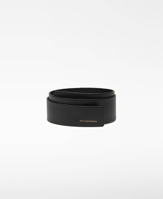 Black belt with cufflinks woman