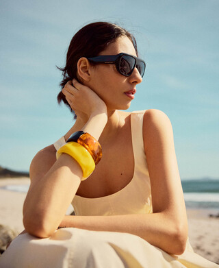 Two-tone resin rigid bracelet