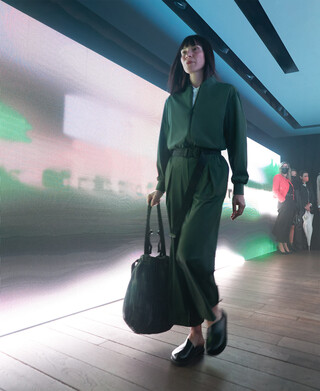 RUNWAY SS22 RUNWAY SS22