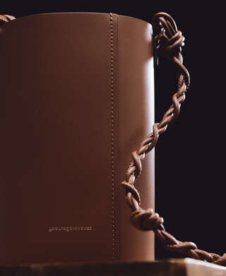 Bandolera vertical asa trenzada piel