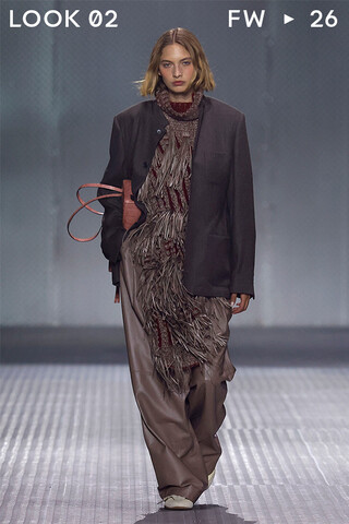 LOOK 02