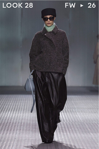 LOOK 28