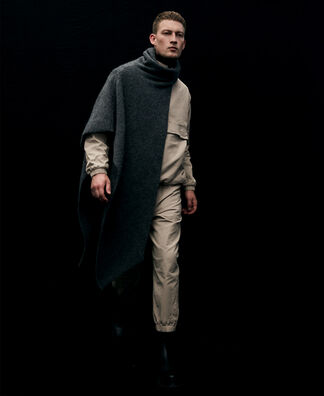 Nylon twill hooded kangaroo Nylon twill hooded kangaroo