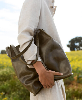 Ori&oacute;n leather vertical shopper bag