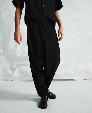 Pantal&oacute;n pierna drapeada