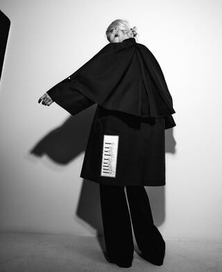 Kimono with expandable yoke woman Kimono with expandable yoke woman