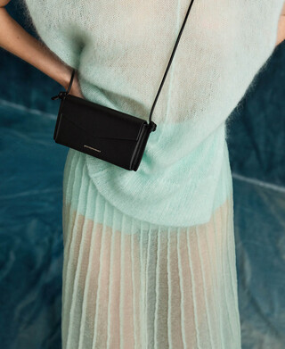 Leather horizontal phone holder woman Leather horizontal phone holder woman