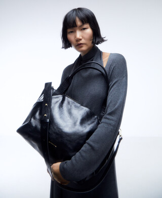 Responsible leather shoulder bag Responsible leather shoulder bag