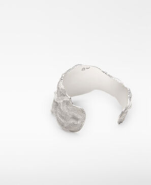 Asymmetric textured bracelet woman
