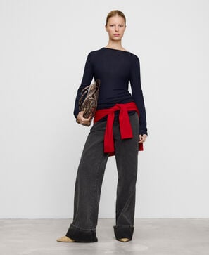 Long sleeve gathered T-shirt