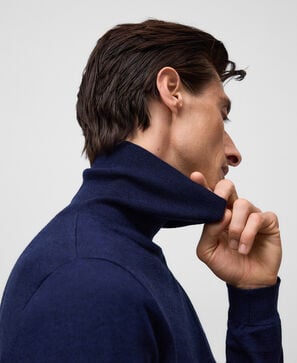 Camisola com gola alta em lã merino para homem