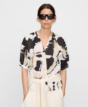 Cotton V-neckline printed blouse