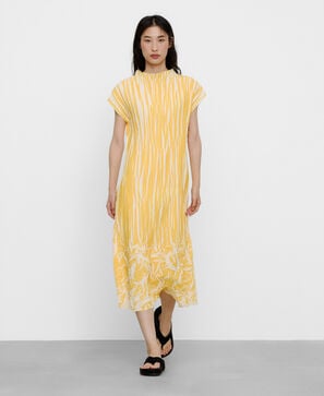Vestido midi bicolor com plissado irregular