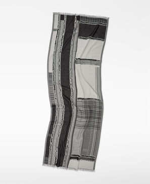 Jacquard shawl with tape measure motif