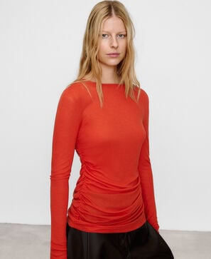 Long sleeve gathered T-shirt