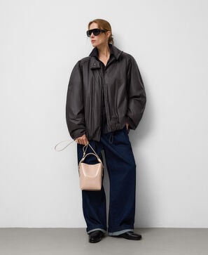 Bolso bucket Mica charol