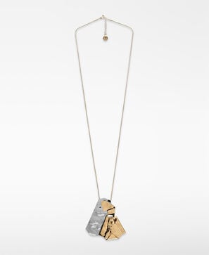 Pleated metal pendant necklace