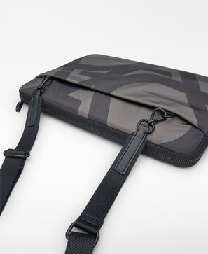 Nylon laptop sleeve with maxi logo woman