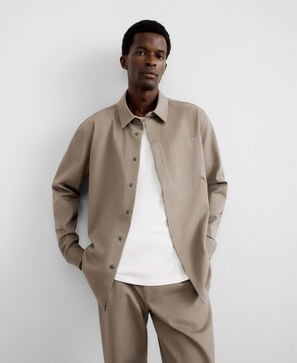 Camisa relaxed fit bolsillo algod&oacute;n