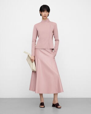 Saia evas&eacute; em Pele N&atilde;o Pele