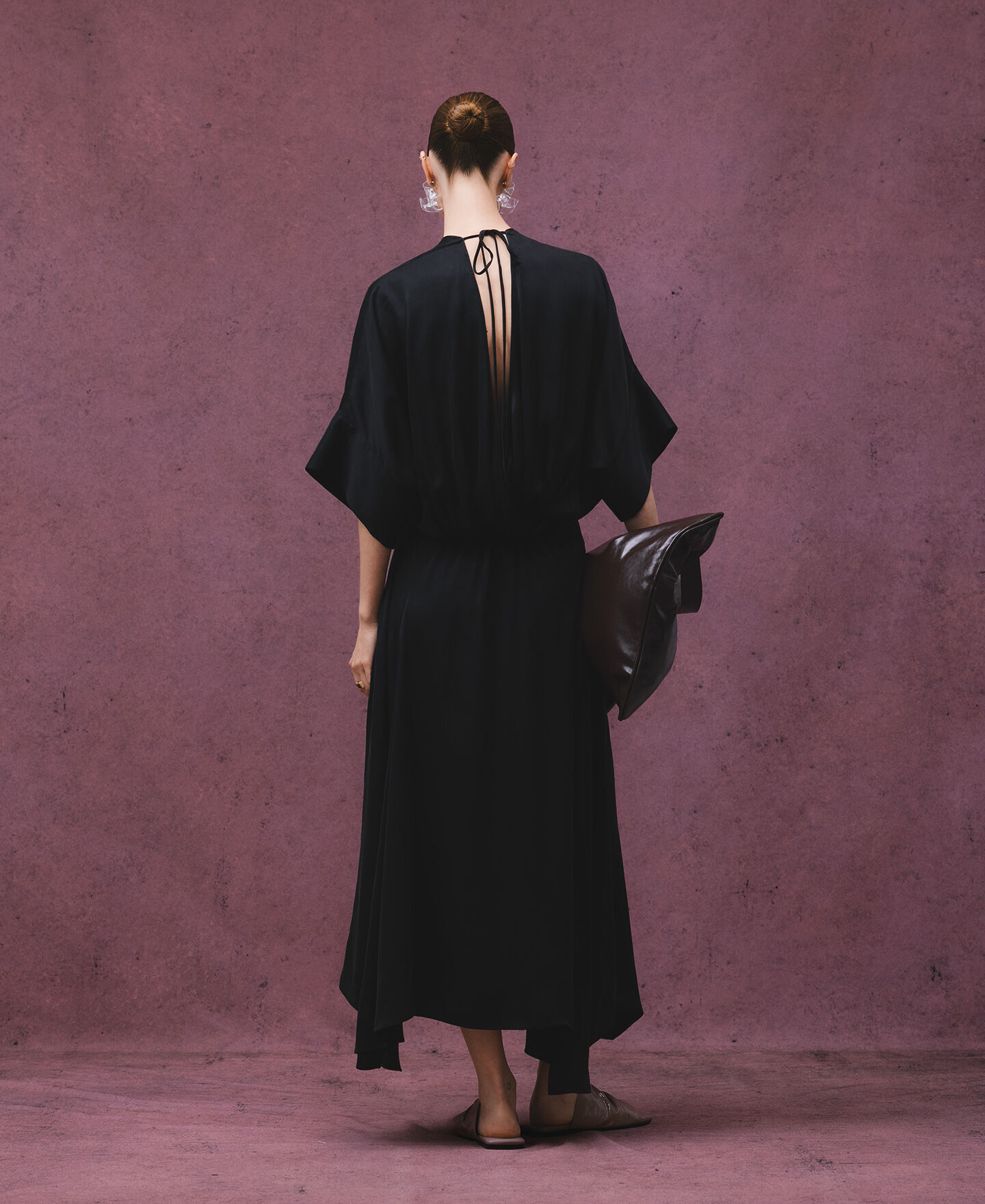 Long black dress woman
