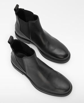 Leather Chelsea ankle boot