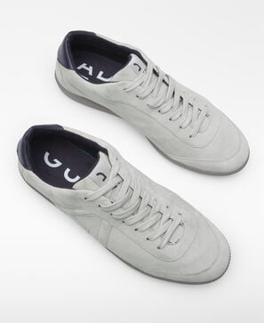 Maxi-Logo-Sneaker aus Wildleder