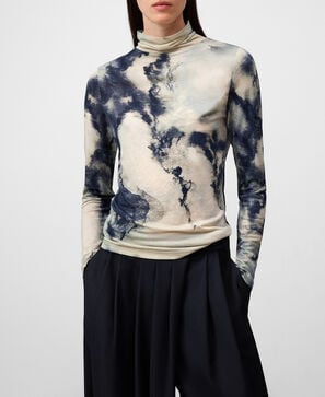 Funnel neck printed T-shirt