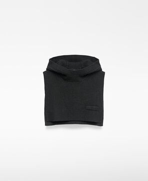 Ribbed knit balaclava man