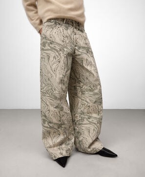 Pantalón ancho denim estampado mujer
