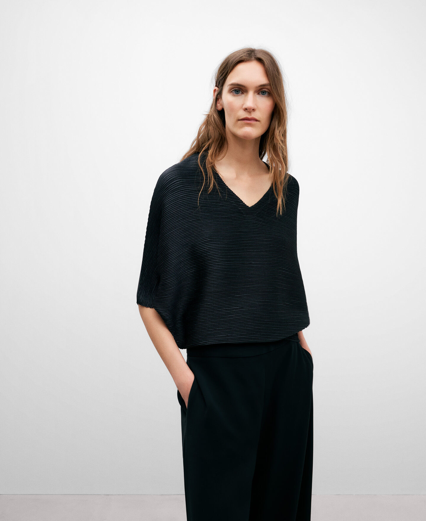 Sudadera cuello pico sales