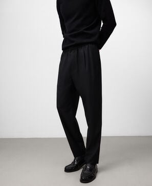 Pantalón jogger pinzas hombre