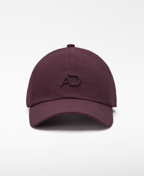 Gorra tejido gofrado logo bordado