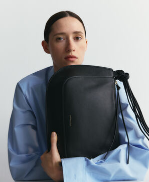 Dorna shoulder bag with tubular detail