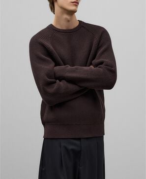 Jersey punto ingl&eacute;s marr&oacute;n hombre