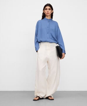 Camisa fluida com gola mao