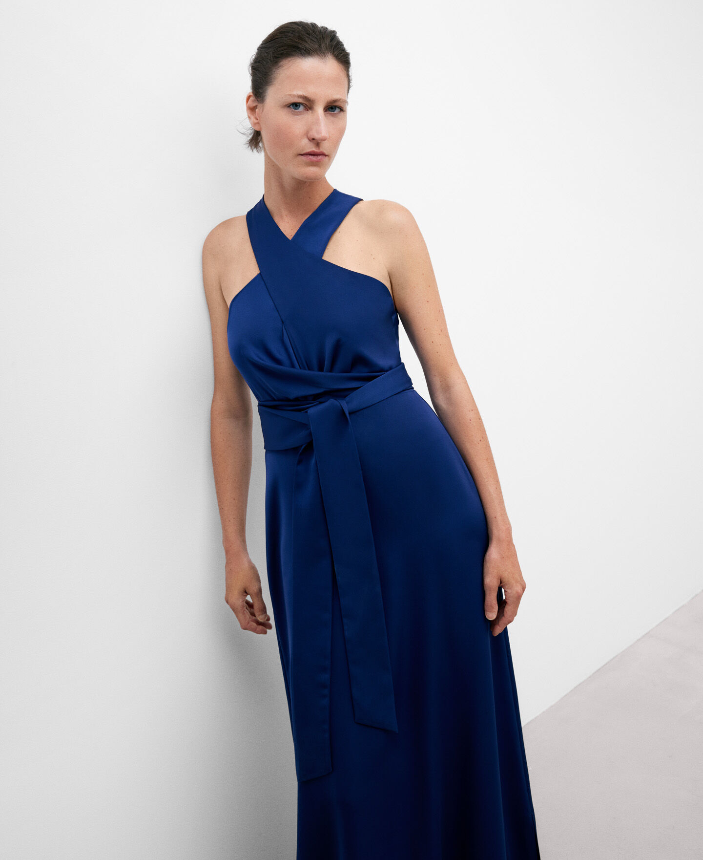 Vestido azul adolfo dominguez 2025