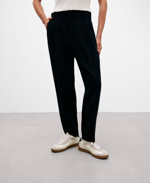 Pantalón de pinzas carrot fit mujer