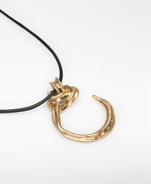 Metal knot pendant necklace