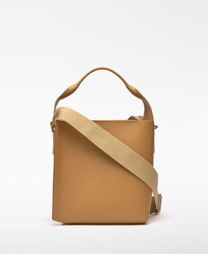 Bolso bucket asim&eacute;trico Mica