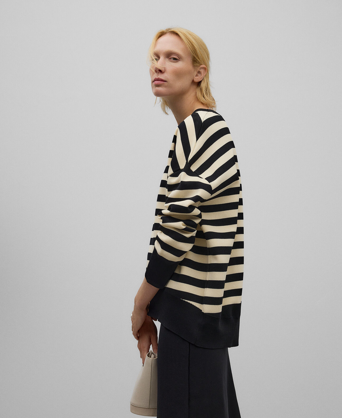 ADOLFO DOMINGUEZ ブラックニット XS - 長袖