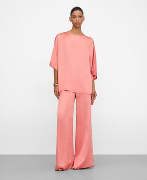 Top aus satiniertem, geknittertem Stoff