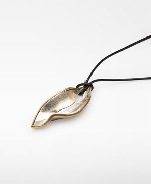 Double-lacquered leaf necklace woman