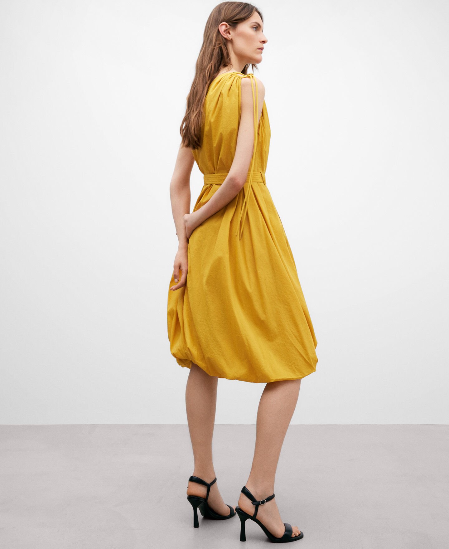 Robe ballon asym trique