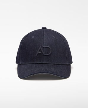Embroidered logo denim cap man