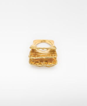 Maxi ring with tape measure design