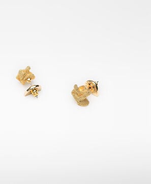 Asymmetric textured earrings woman